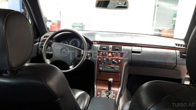 Mercedes E 280 1997, 230,000 km - 2.6 л - Bakı