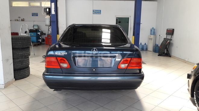 Mercedes E 280 1997, 230,000 km - 2.6 л - Bakı
