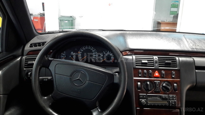 Mercedes E 280 1997, 230,000 km - 2.6 л - Bakı