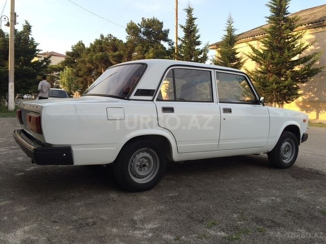 LADA (VAZ) 2107 2006, 128,500 km - 1.6 л - Salyan