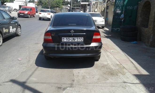 Opel Vectra 1998, 150,000 km - 1.8 l - Bakı