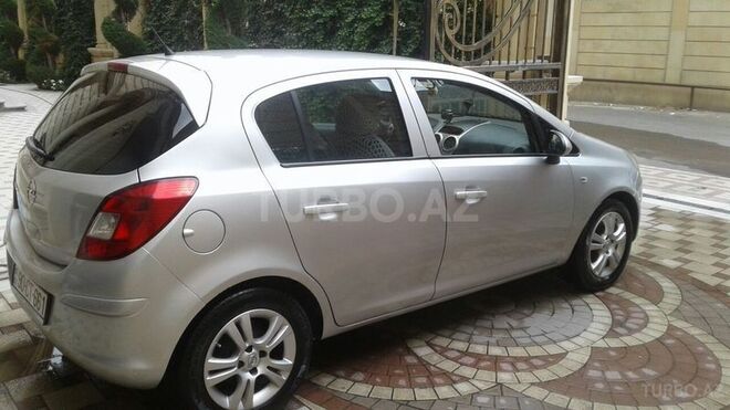 Opel Corsa 2008, 260,000 km - 1.4 л - Bakı