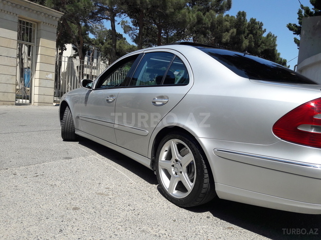 Mercedes E 270 2002, 212,000 km - 2.7 l - Bakı