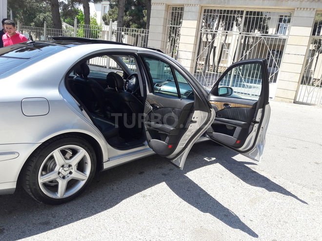 Mercedes E 270 2002, 212,000 km - 2.7 l - Bakı