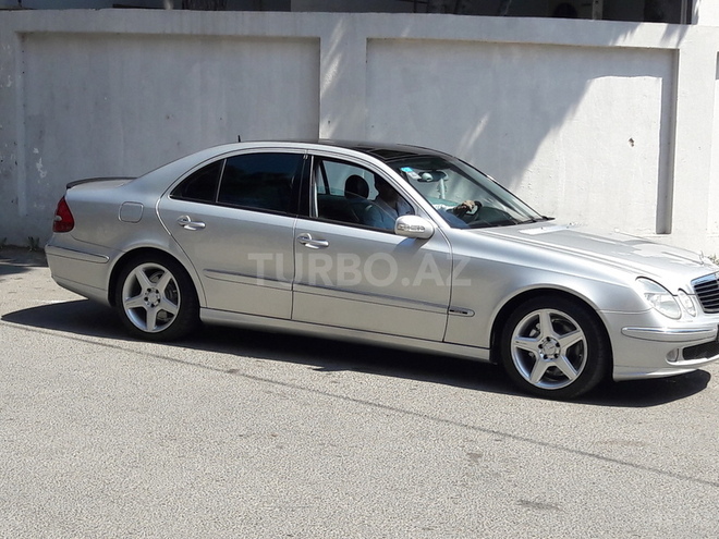 Mercedes E 270 2002, 212,000 km - 2.7 l - Bakı