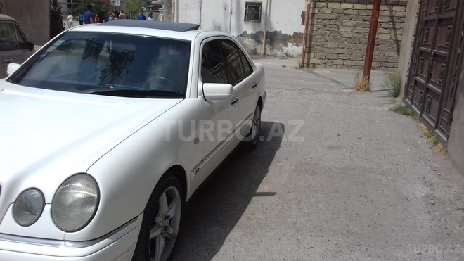 Mercedes E 230 1996, 200,000 km - 2.3 l - Bakı
