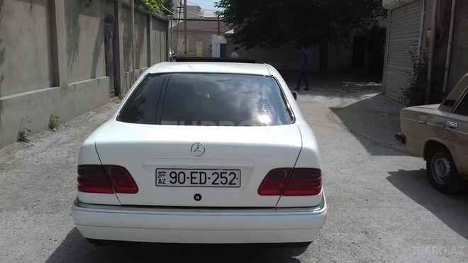 Mercedes E 230 1996, 200,000 km - 2.3 l - Bakı