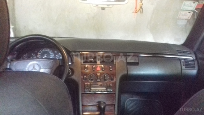 Mercedes E 230 1996, 200,000 km - 2.3 l - Bakı