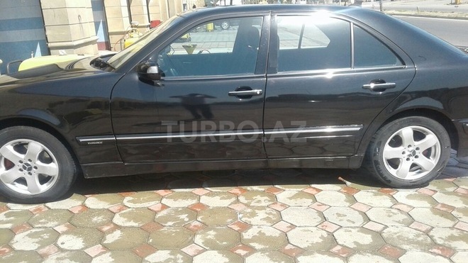 Mercedes E 270 2000, 236,512 km - 2.7 l - Sumqayıt