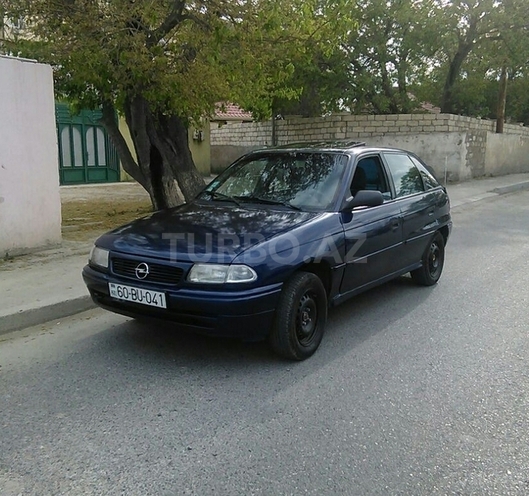 Opel Vectra 1995, 163,528 km - 1.6 l - Bakı