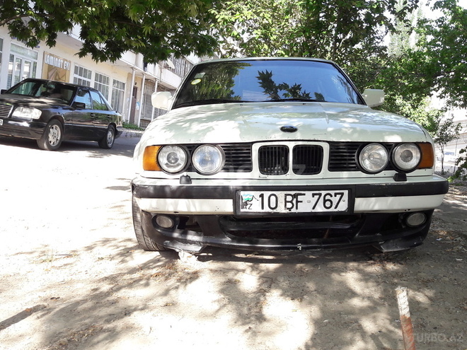 BMW  1988, 200,000 km - 0.3 l - Bakı