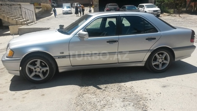 Mercedes C 220 2000, 370,000 km - 2.2 l - Bakı