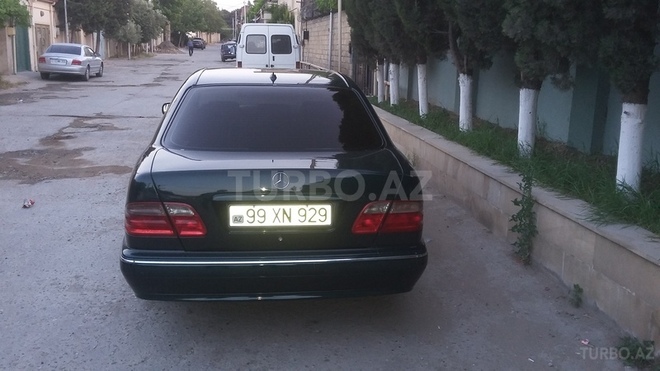 Mercedes E 270 2001, 349,000 km - 2.7 л - Bakı