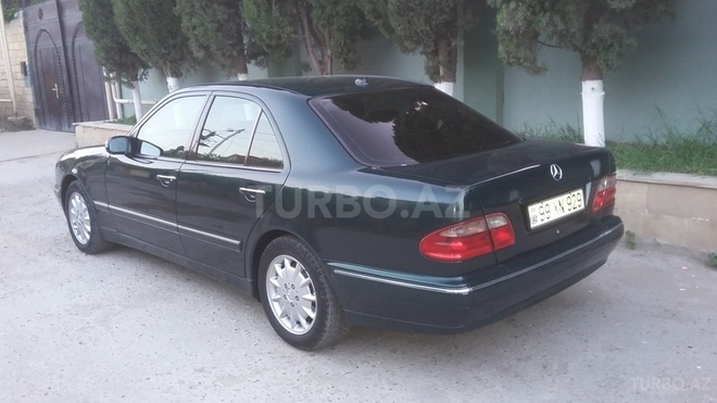 Mercedes E 270 2001, 349,000 km - 2.7 л - Bakı