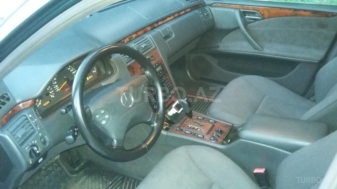 Mercedes E 270 2001, 349,000 km - 2.7 л - Bakı