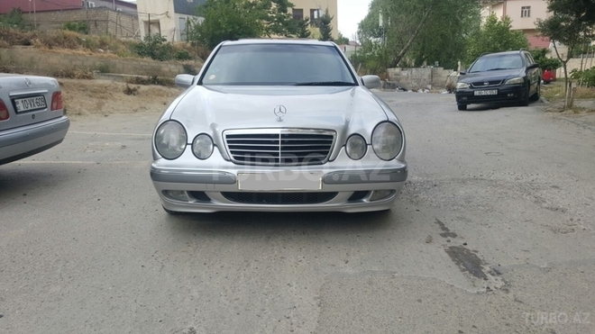 Mercedes E 240 2000, 235,000 km - 2.6 l - Bakı