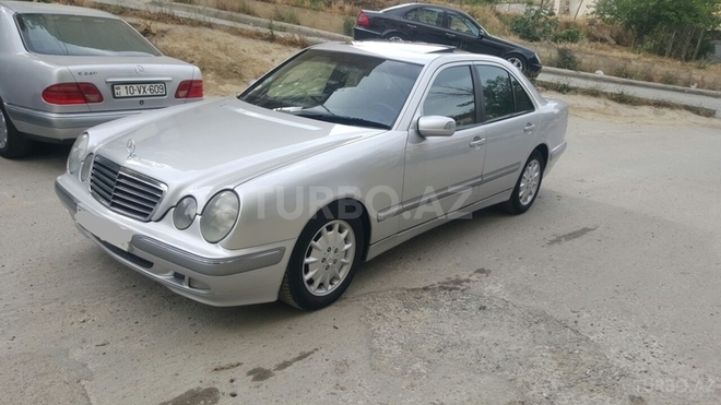Mercedes E 240 2000, 235,000 km - 2.6 l - Bakı