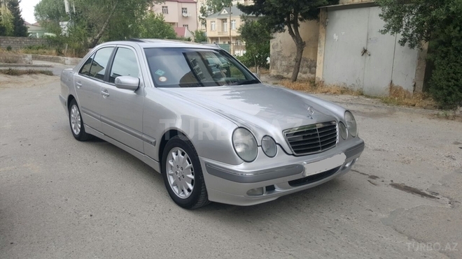 Mercedes E 240 2000, 235,000 km - 2.6 l - Bakı