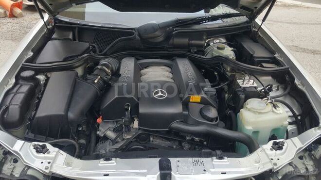 Mercedes E 240 2000, 235,000 km - 2.6 l - Bakı