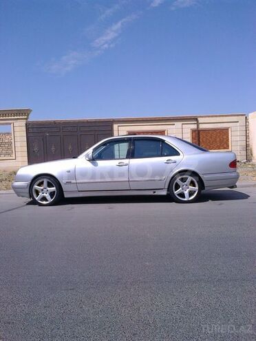 Mercedes E 240 1998, 186,000 km - 2.4 l - Sumqayıt