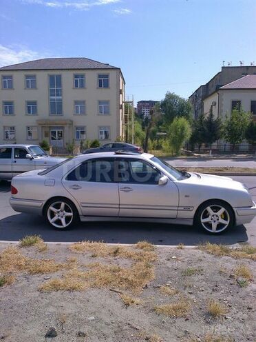 Mercedes E 240 1998, 186,000 km - 2.4 l - Sumqayıt