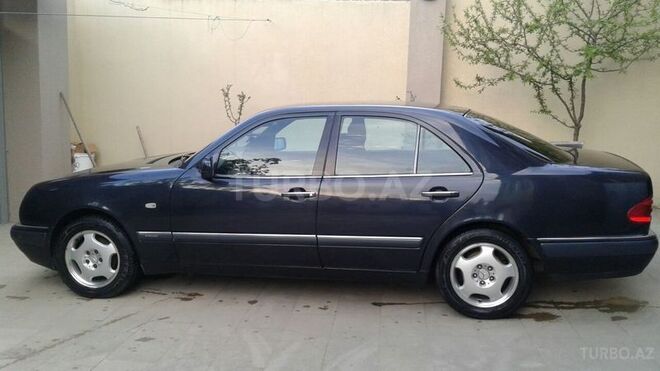 Mercedes E 240 1998, 310,000 km - 2.4 l - Bakı