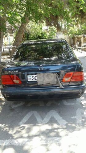 Mercedes E 240 1998, 310,000 km - 2.4 l - Bakı