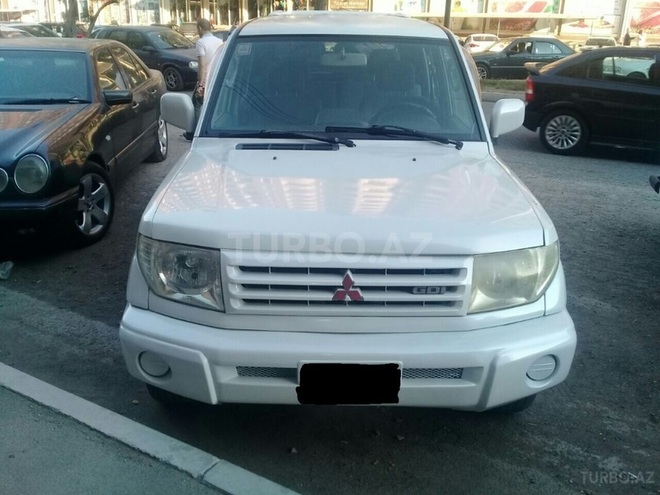Mitsubishi Pajero io 1999, 290,000 km - 1.8 l - Bakı