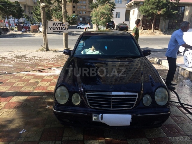 Mercedes E 220 2000, 253,000 km - 2.2 l - Bakı