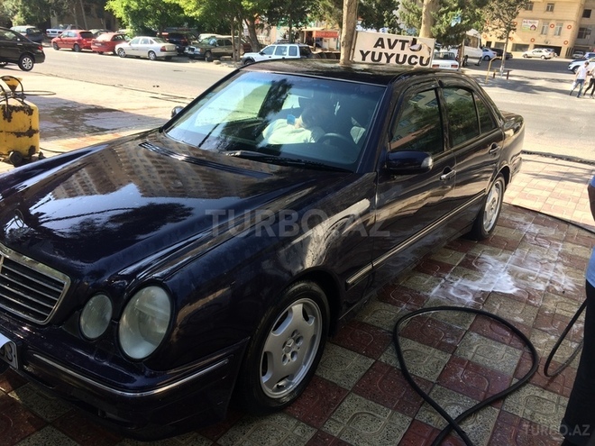 Mercedes E 220 2000, 253,000 km - 2.2 l - Bakı