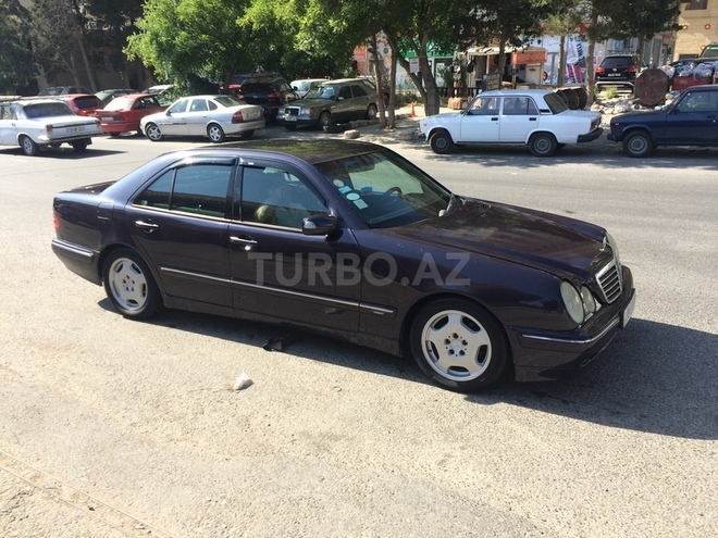 Mercedes E 220 2000, 253,000 km - 2.2 l - Bakı