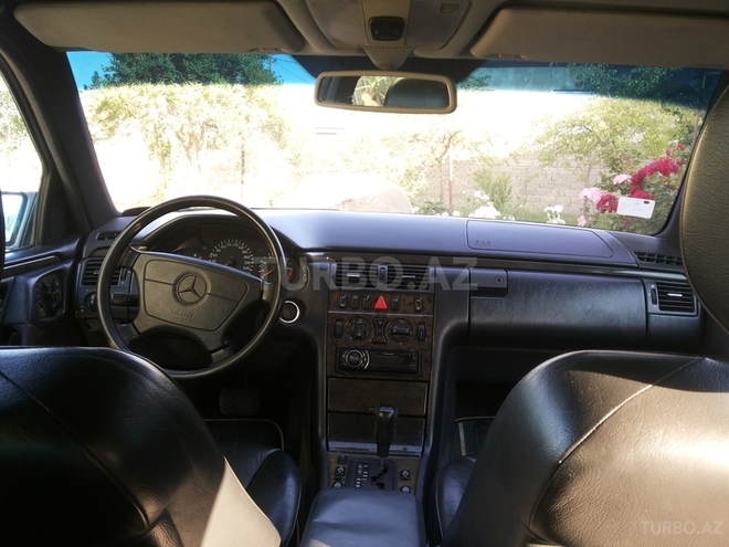 Mercedes E 280 1997, 330,000 km - 2.8 l - Bakı