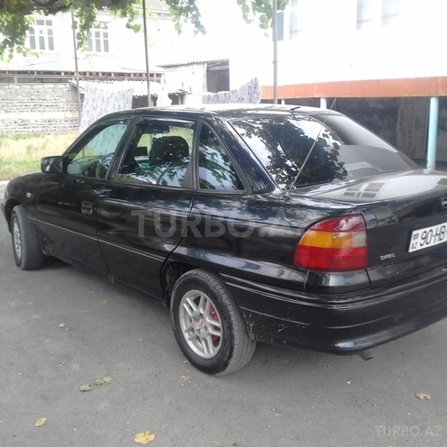 Opel Astra 1994, 301,000 km - 1.4 л - Ucar