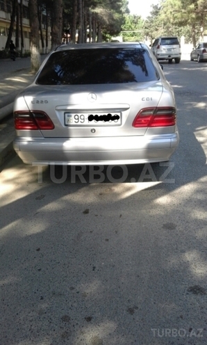 Mercedes E 240 2000, 299,000 km - 2.2 l - Bakı