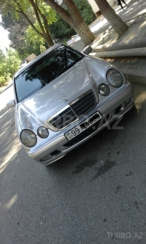 Mercedes E 240 2000, 299,000 km - 2.2 l - Bakı