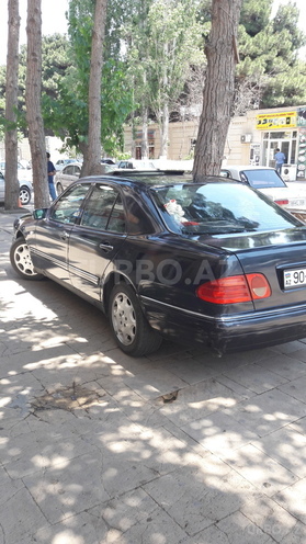 Mercedes E 220 1996, 306,315 km - 2.2 l - Bakı