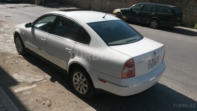 Volkswagen Passat 2001, 240,000 km - 2.0 л - Bakı