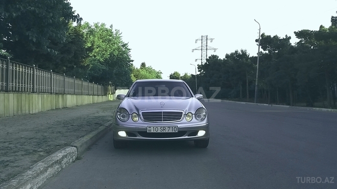 Mercedes E 220 2002, 265,431 km - 2.2 l - Bakı