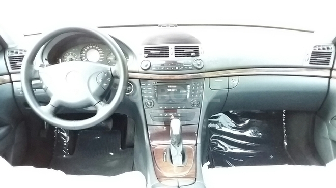 Mercedes E 220 2002, 265,431 km - 2.2 l - Bakı