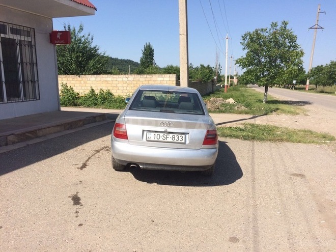 Audi A4 1997, 300,000 km - 1.8 л - Qusar