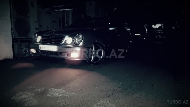 Mercedes E 220 2000, 315,000 km - 0.2 л - Bakı