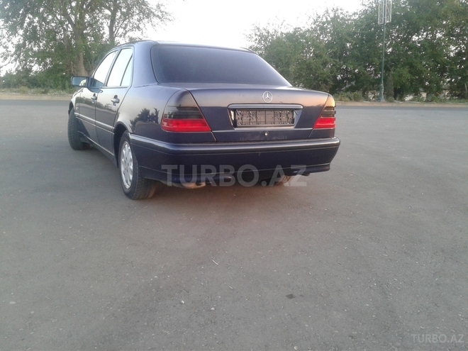 Mercedes C 220 2000, 236,525 km - 2.2 l - Ağcabədi