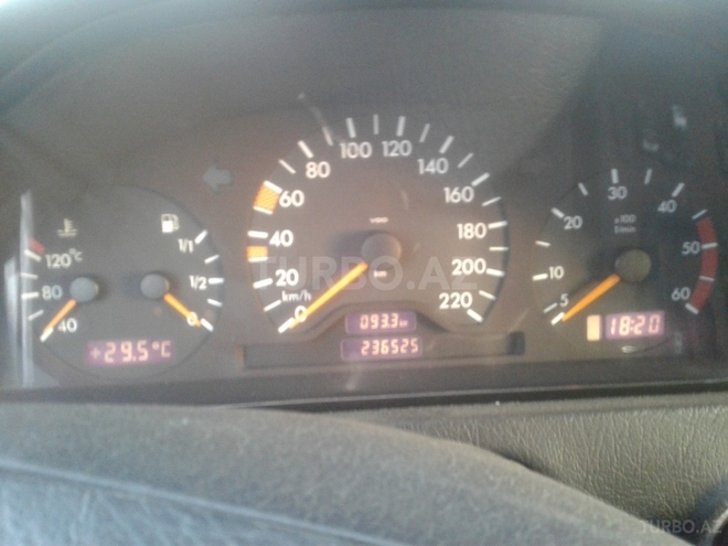 Mercedes C 220 2000, 236,525 km - 2.2 l - Ağcabədi