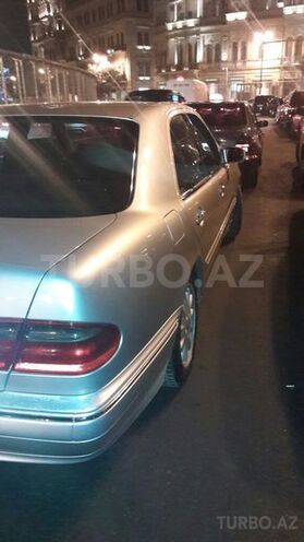 Mercedes E 220 2000, 375,980 km - 2.2 l - Bakı