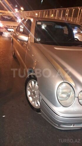Mercedes E 220 2000, 375,980 km - 2.2 l - Bakı