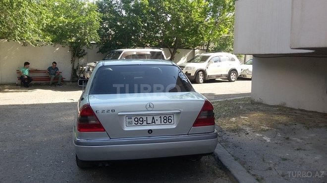 Mercedes C 220 1995, 243,700 km - 2.2 л - Bakı