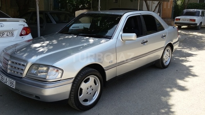 Mercedes C 220 1995, 243,700 km - 2.2 л - Bakı
