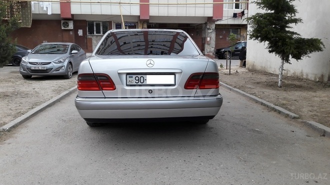 Mercedes E 230 1998, 188,000 km - 2.3 л - Xırdalan