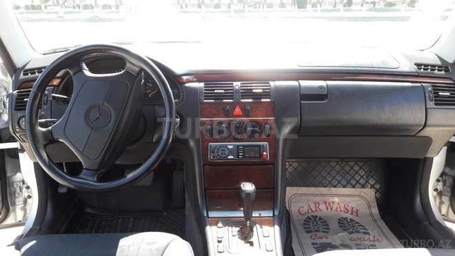 Mercedes E 230 1998, 188,000 km - 2.3 л - Xırdalan