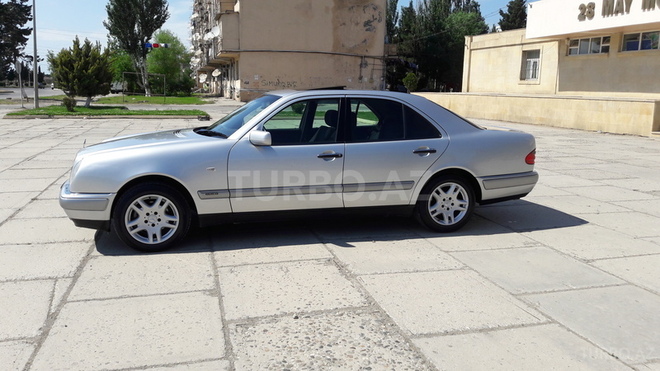 Mercedes E 230 1998, 188,000 km - 2.3 л - Xırdalan